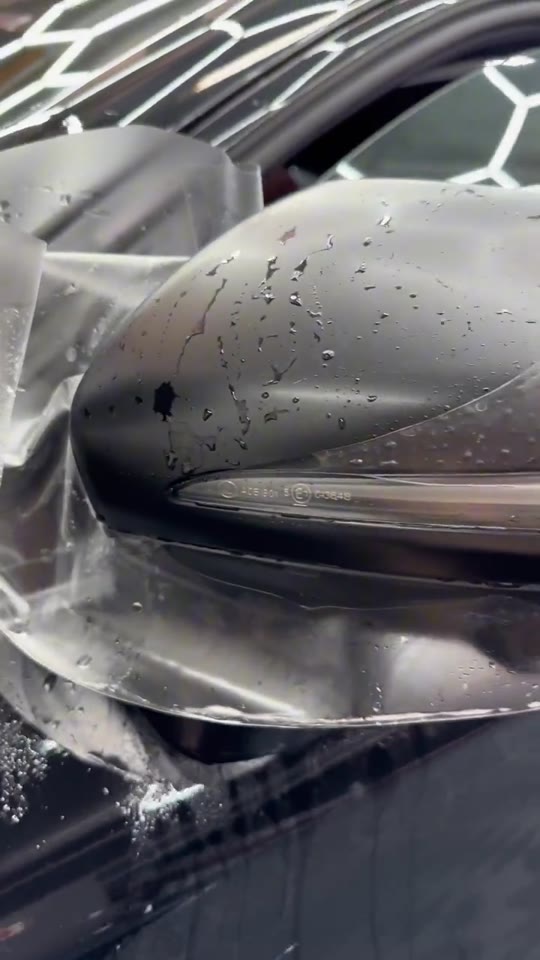RAZR installation film 6