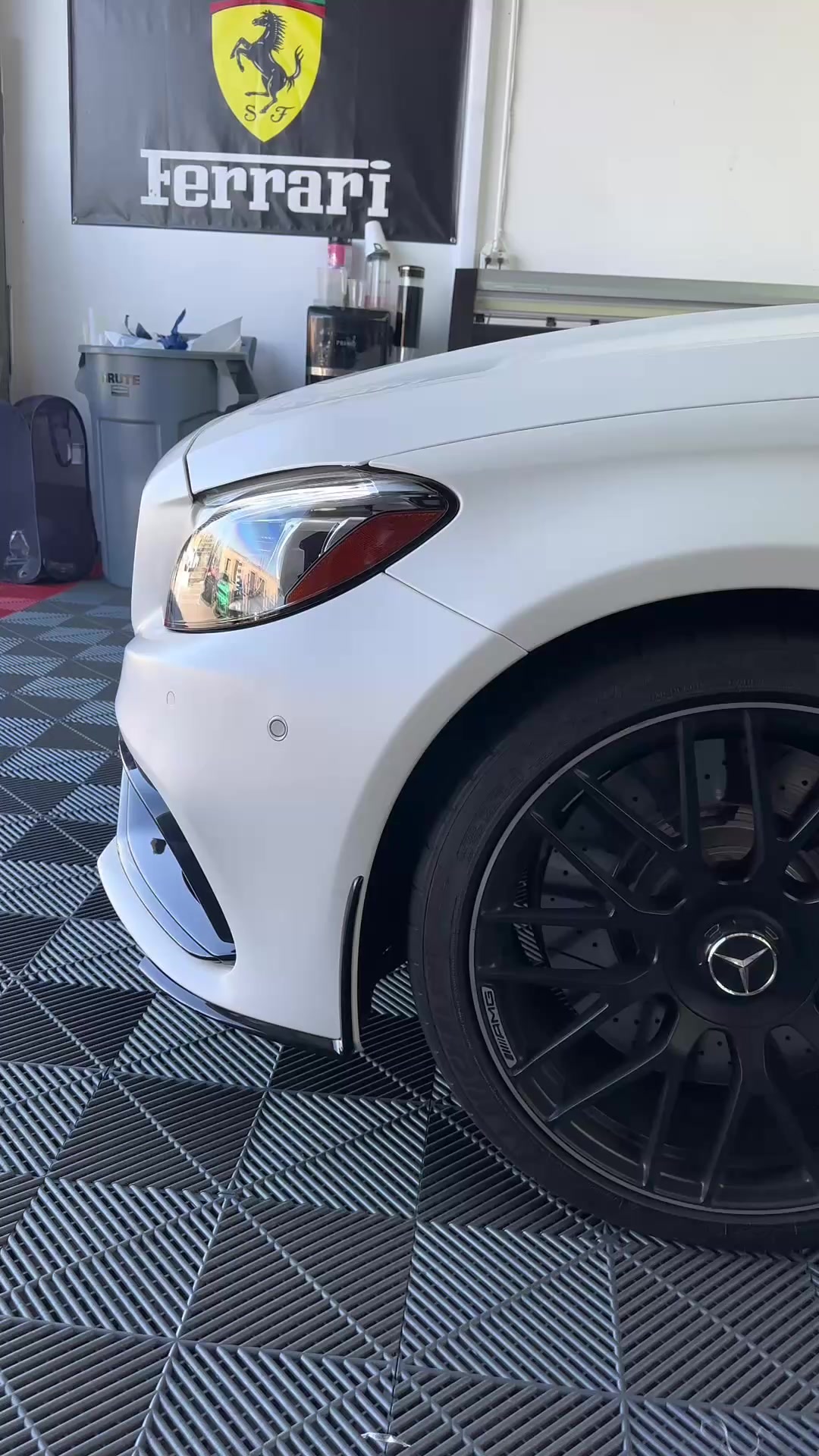 Mercedes-AMG · White — RAZR installation