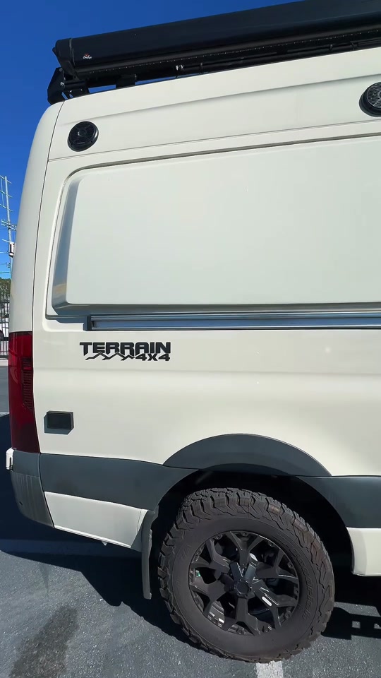 Mercedes-Benz Sprinter — RAZR installation